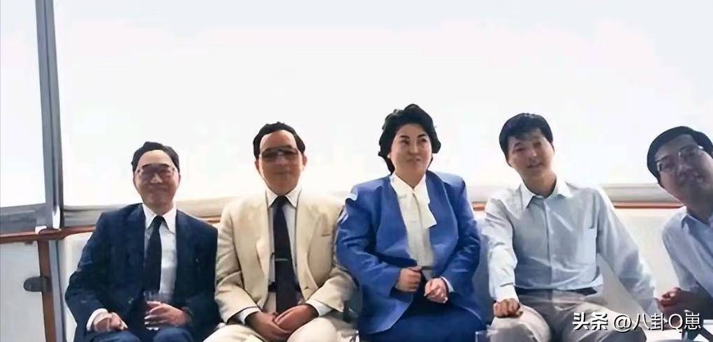 不查不知道<strong></p>
<p>恒生电子股票</strong>,一查吓一跳!杨振宁的弟弟杨振汉,人生活的这么精彩