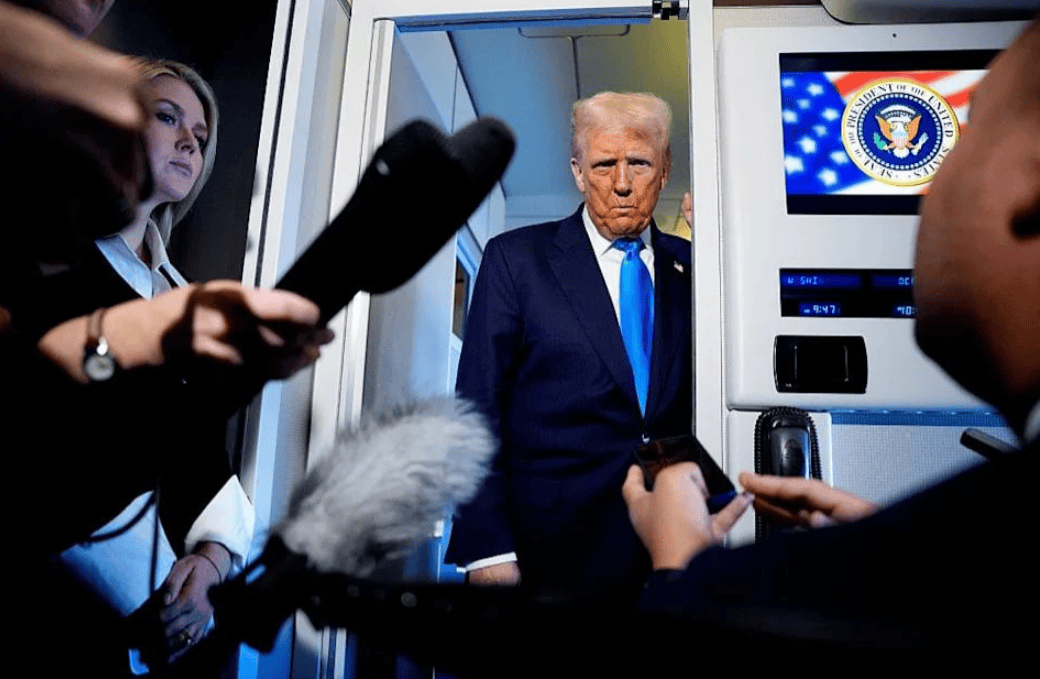 火速赶回国的特朗普<strong></p>
<p>指南针股票</strong>,在专机空军一号上,亲口说出此行最大遗憾