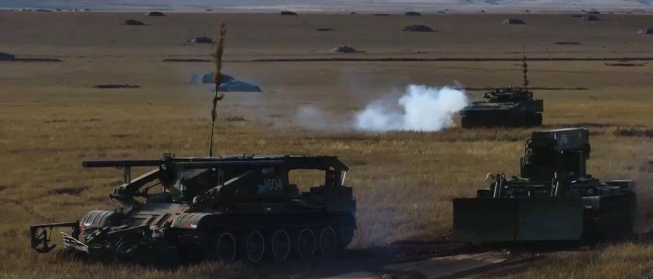 大场面！机器狗、无人机开路<strong></p>
<p>中国中铁股票</strong>，实兵对抗演练画面公布