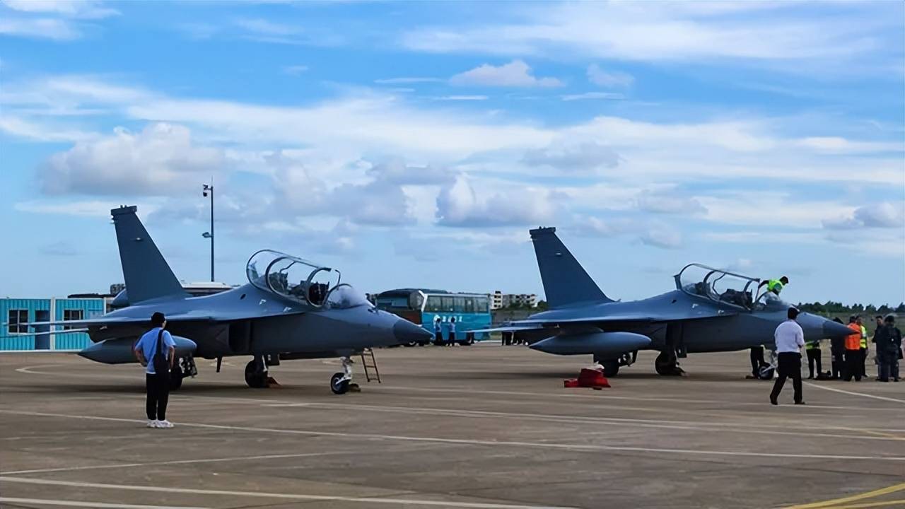 歼-35青春版<strong></p>
<p>中国中铁股票</strong>?076专用舰载机?新机“超级小黄蜂”究竟是干嘛的?