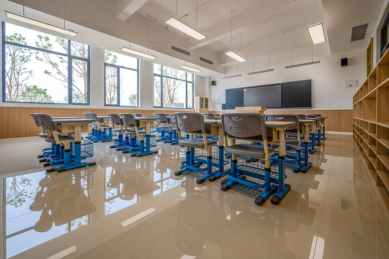 义务教育年限有望延长<strong></p>
<p>中国中铁股票</strong>?多地已有扩大免费教育范围的初步探索