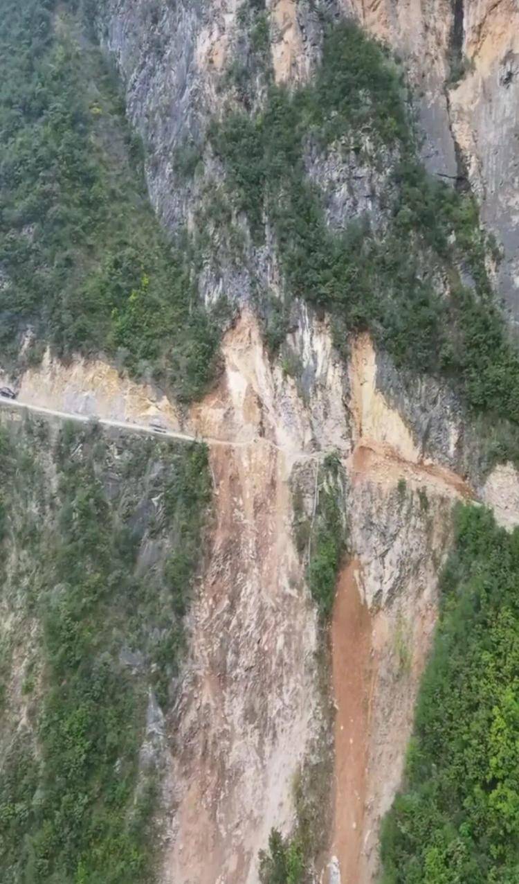 重庆网红“挂壁公路”垮塌<strong></p>
<p>吉视传媒股票</strong>,附近村民外出绕行已半月盼修复,当地:已完成排危,正在修