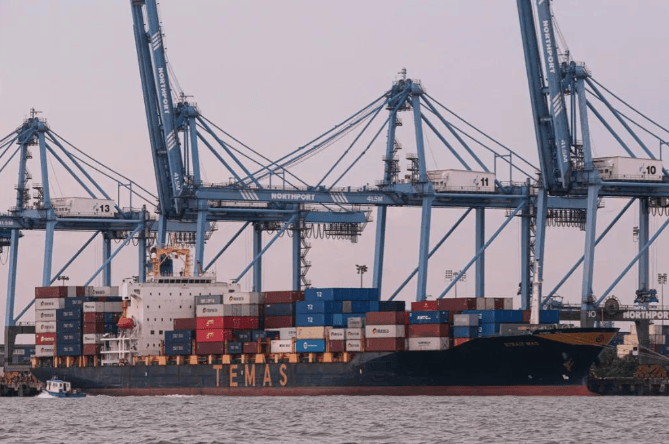 李显龙称中国已老印度尚年轻<strong></p>
<p>吉视传媒股票</strong>,未来能赶超!藏着新加坡在中美印之间的战略卡位,印度有发展陷阱