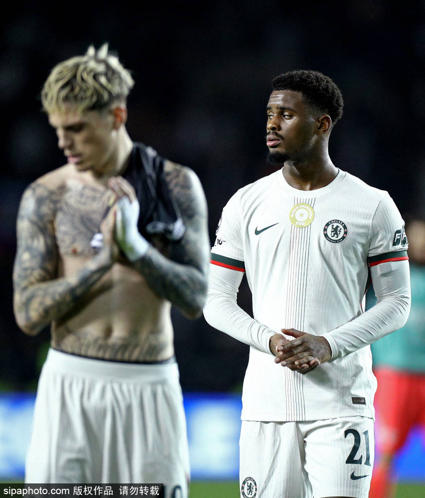 少儿不宜<strong></p>
<p>小商品城股票</strong>!张玉宁与对方球员冲突背后的故事与战术解读