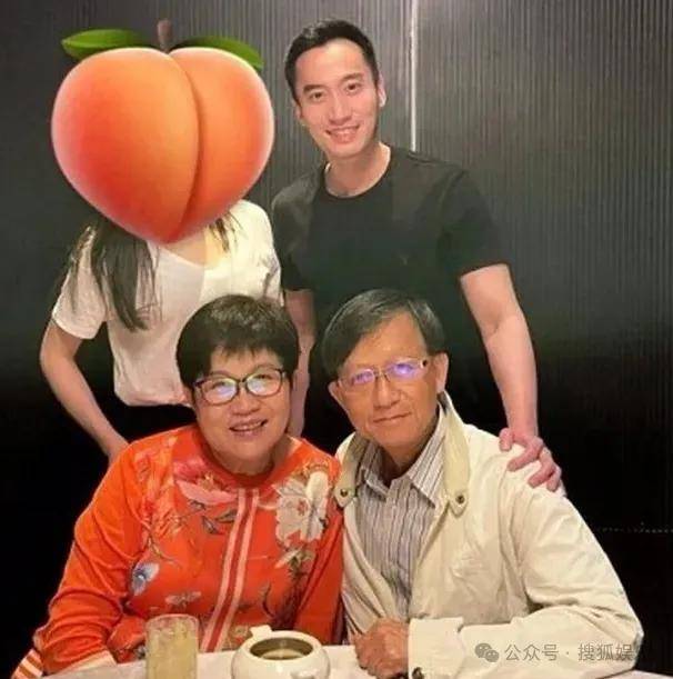 第三段婚姻亮红灯<strong></p>
<p>小商品城股票</strong>?他不会又要离婚了吧......