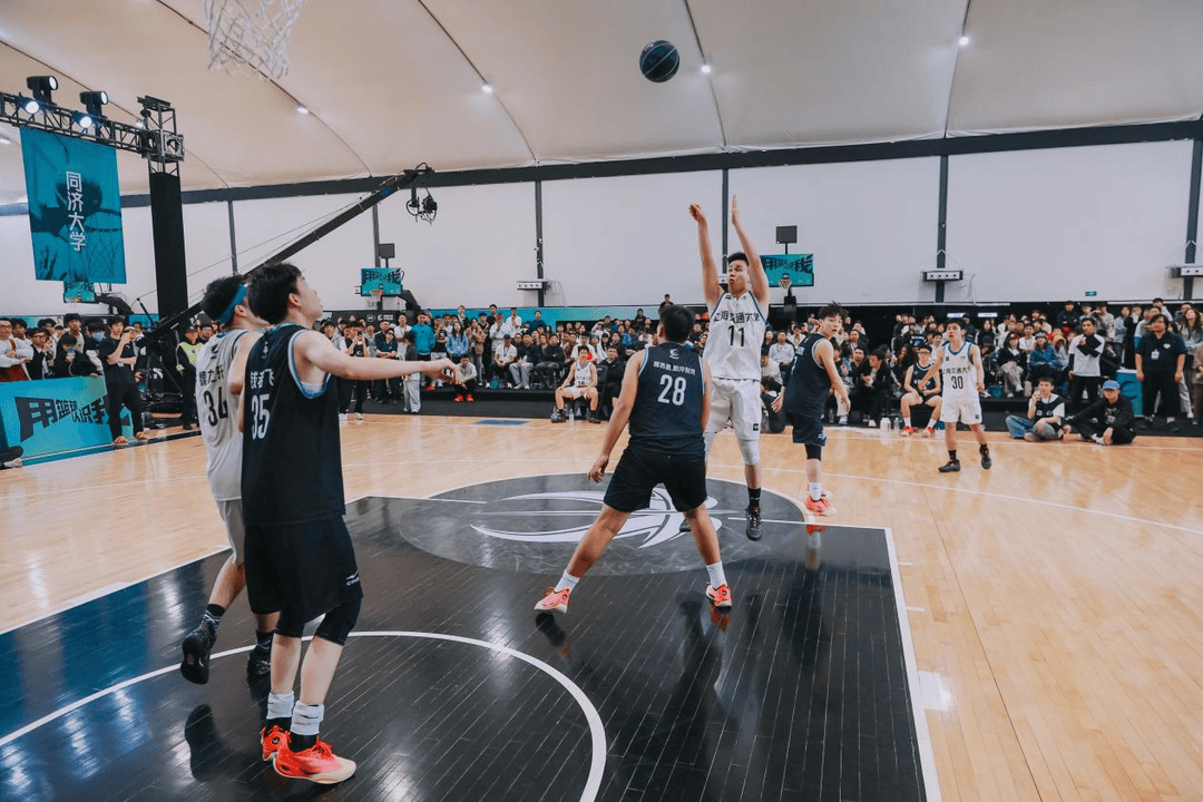 复旦、交大、同济等八大高校集结<strong></p>
<p>小商品城股票</strong>,得物App“新生杯”篮球赛首战上海