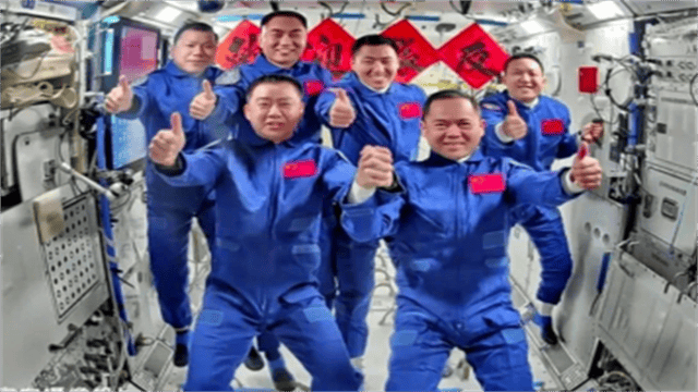 太空上演惊魂一刻!神舟二十号遭神秘物体撞击<strong></p>
<p>小商品城股票</strong>,返回任务紧急暂停