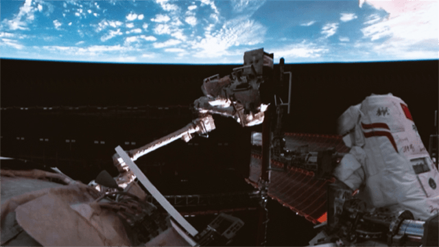 太空上演惊魂一刻!神舟二十号遭神秘物体撞击<strong></p>
<p>小商品城股票</strong>,返回任务紧急暂停