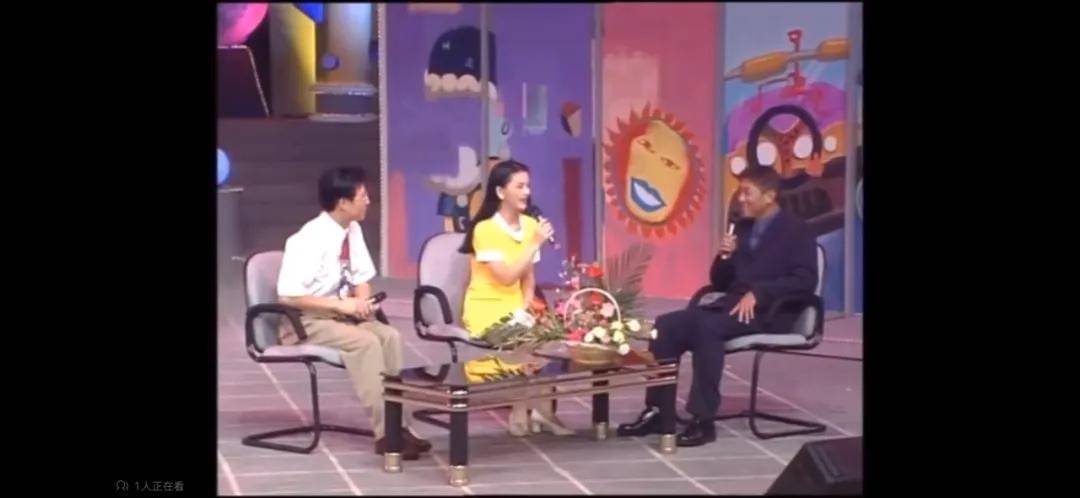 李湘气得翻出了瘦瘦的照片……她年轻时确实是仙女啊<strong></p>
<p>小商品城股票</strong>！