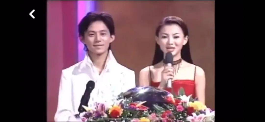 李湘气得翻出了瘦瘦的照片……她年轻时确实是仙女啊<strong></p>
<p>小商品城股票</strong>！