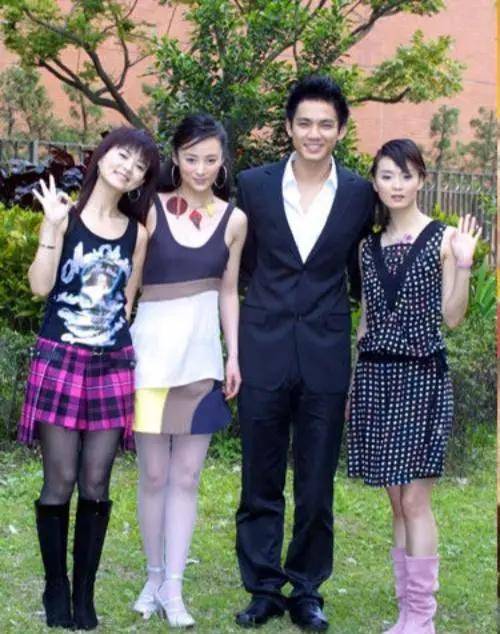 李湘气得翻出了瘦瘦的照片……她年轻时确实是仙女啊<strong></p>
<p>小商品城股票</strong>！