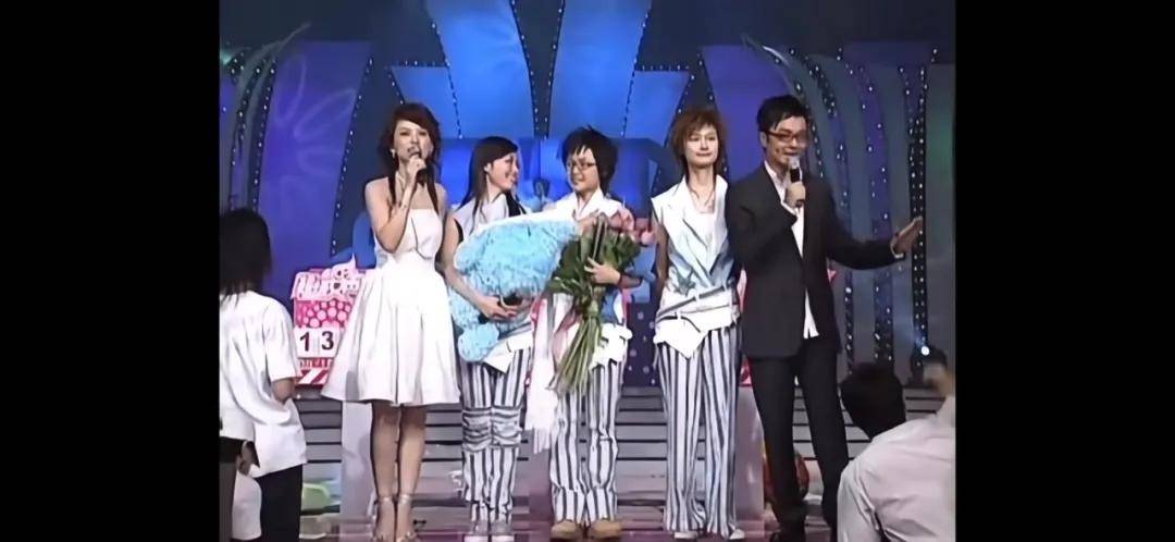 李湘气得翻出了瘦瘦的照片……她年轻时确实是仙女啊<strong></p>
<p>小商品城股票</strong>！