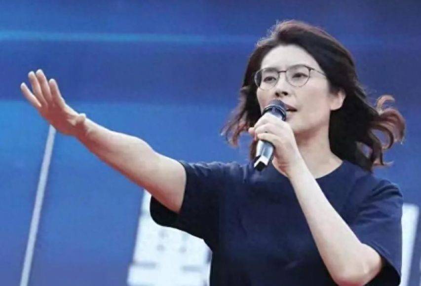 两岸统一众望所归!台湾岛内掀起入党潮<strong></p>
<p>小商品城股票</strong>,869人加入国民党,洪秀柱出面促统,果然没让大陆失望!