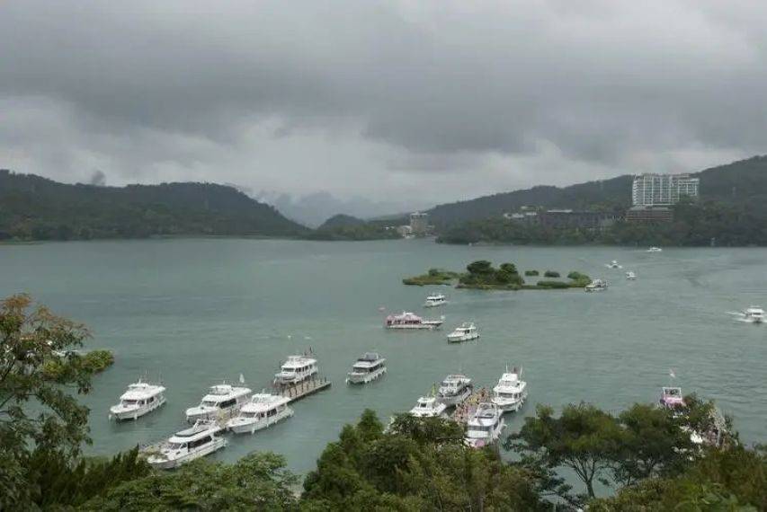 两岸统一众望所归!台湾岛内掀起入党潮<strong></p>
<p>小商品城股票</strong>,869人加入国民党,洪秀柱出面促统,果然没让大陆失望!