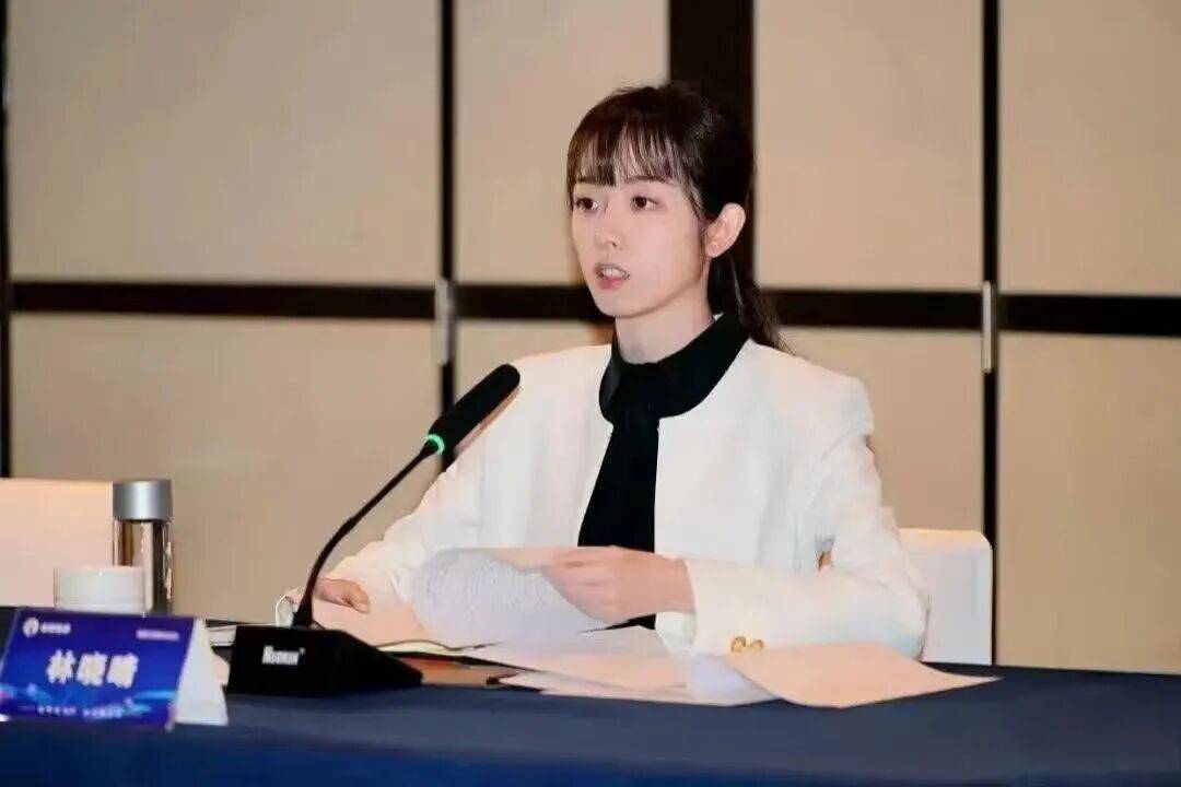 成都路桥95后美女董事长林晓晴的神秘父亲<strong></p>
<p>小商品城股票</strong>,终于曝光了?