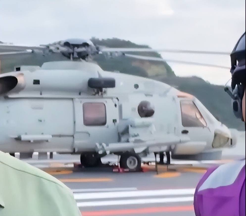 福建舰首次曝光6型舰载机<strong></p>
<p>海天味业股票</strong>,直-20配鹰击-9反舰导弹,打造海峡杀手