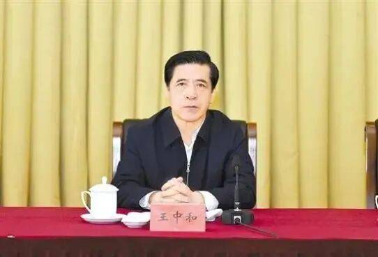 大搞权钱交易、权色交易<strong></p>
<p>兴业银行股票</strong>!内蒙古自治区政协原党组副书记、副主席王中和被公诉