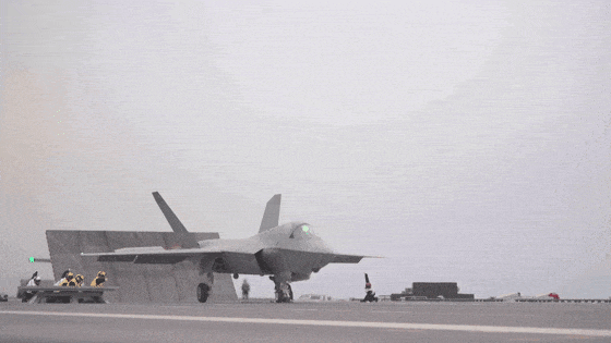 不是慢镜头!福建舰电磁弹射速度那么快<strong></p>
<p>今日股票</strong>,是怎么瞬间刹车的?