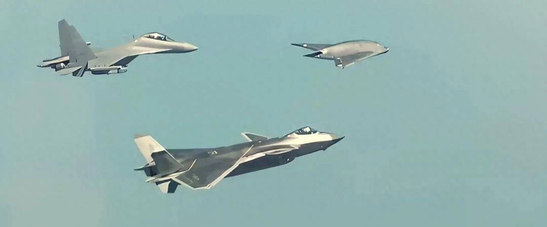 代号“玄龙”!攻击-11官宣服役<strong></p>
<p>今日股票</strong>,与歼-20、歼-16编队飞行