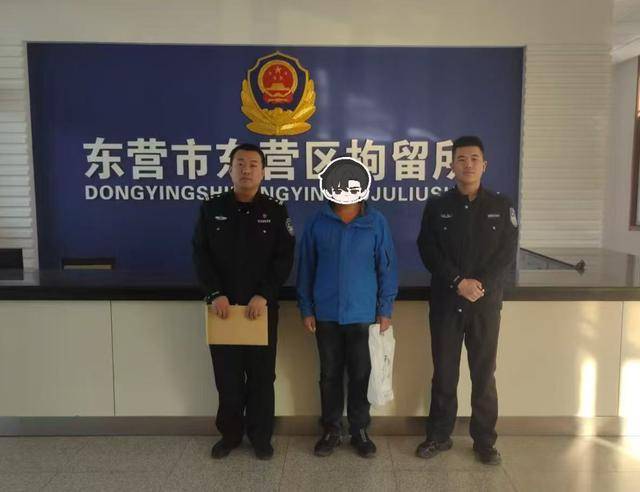 不拔钥匙的代价!男子1分钟“顺”走医院电动车<strong></p>
<p>今日股票</strong>,广饶警方:拘留8日!