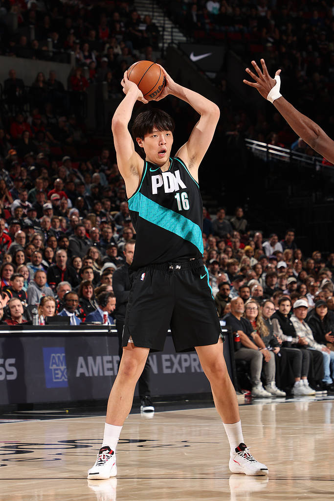 NBA生涯新高<strong></p>
<p>山东黄金股票</strong>！杨瀚森9分5板3助 他值得更多出场时间！