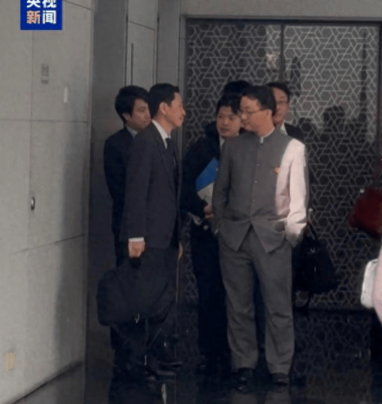 高市早苗派来的特使表现毫无诚意<strong></p>
<p>山东黄金股票</strong>,刘司长直言“不满意”,连外交礼仪都不用了