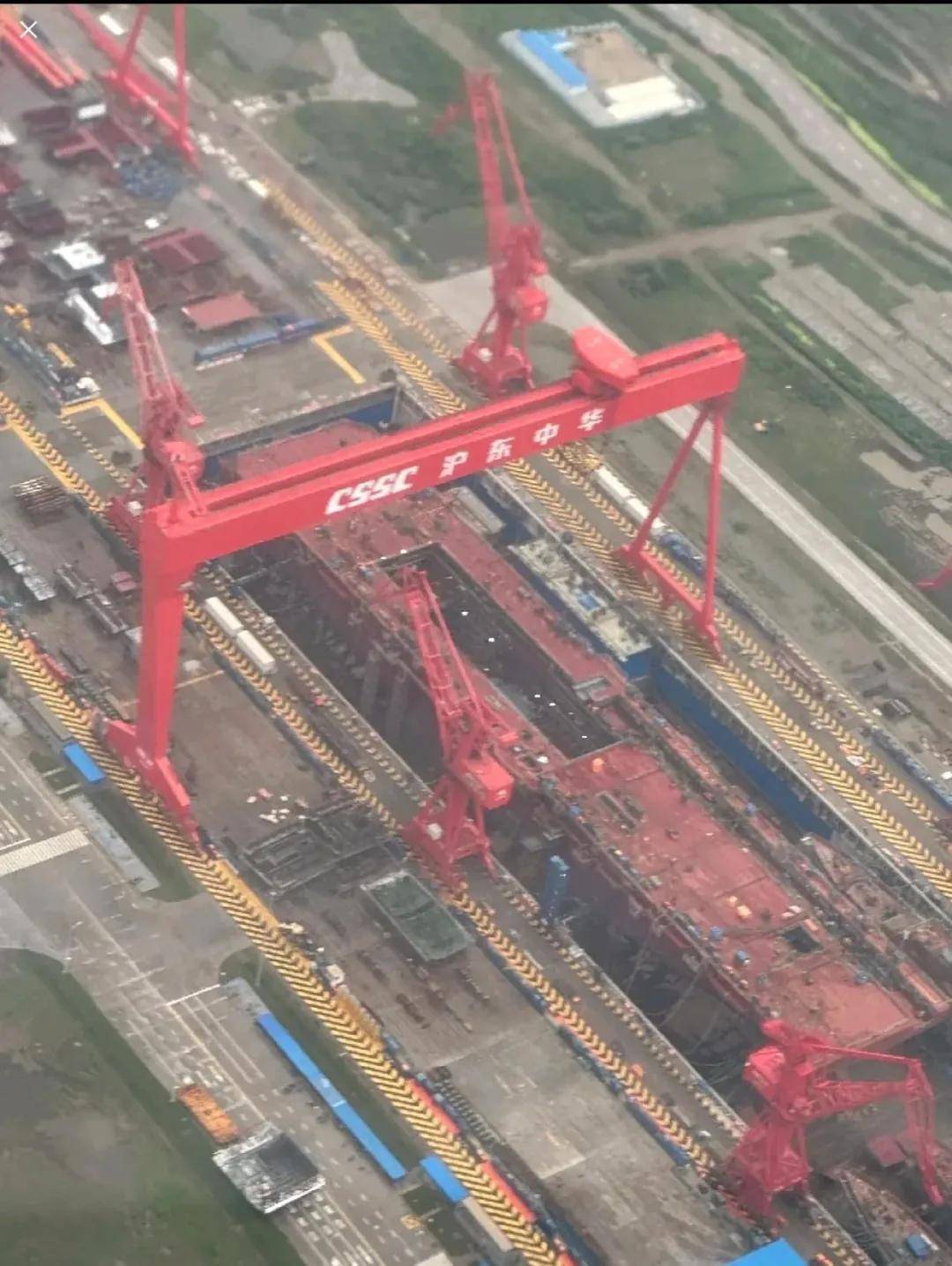 一年服役三艘?076“四川”舰开始试航<strong></p>
<p>山东黄金股票</strong>,是“福建”舰的搭子吗?