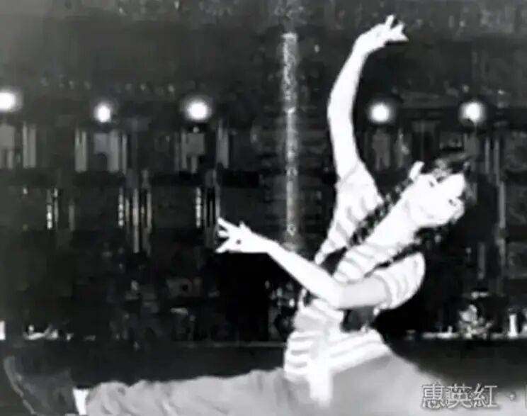 考古|惠英红自曝拿奖后谈百倍涨薪!拍打戏至残疾阑尾手术后7天复工<strong></p>
<p>山东黄金股票</strong>,她的人生是拼出来的