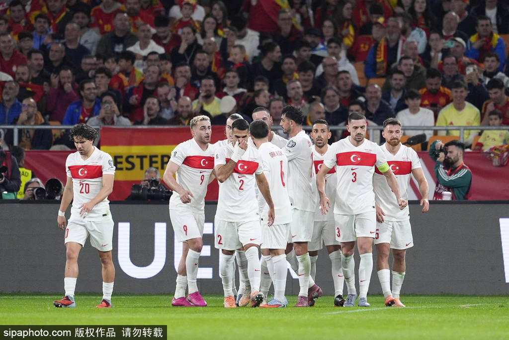 直通世界杯<strong></p>
<p>山东黄金股票</strong>!世预赛-奥尔莫破门 西班牙2-2土耳其