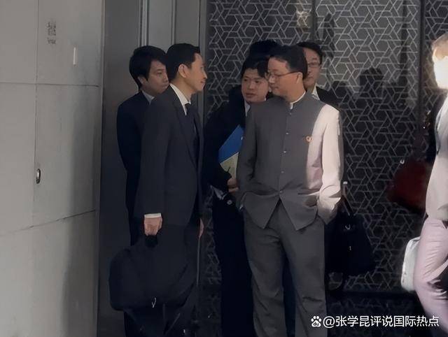 中方双手插兜<strong></p>
<p>高新兴股票</strong>，日官员连连点头，一言不发离开外交部，这回摊大事