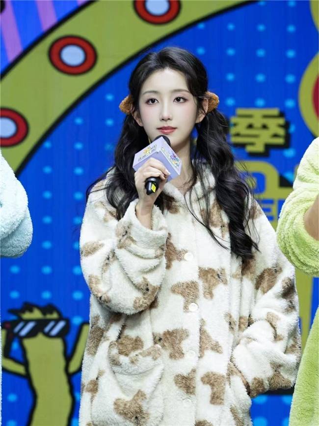 《单排喜剧大赛2》抖音首播炸场<strong></p>
<p>高新兴股票</strong>!全民造星引爆追综热潮