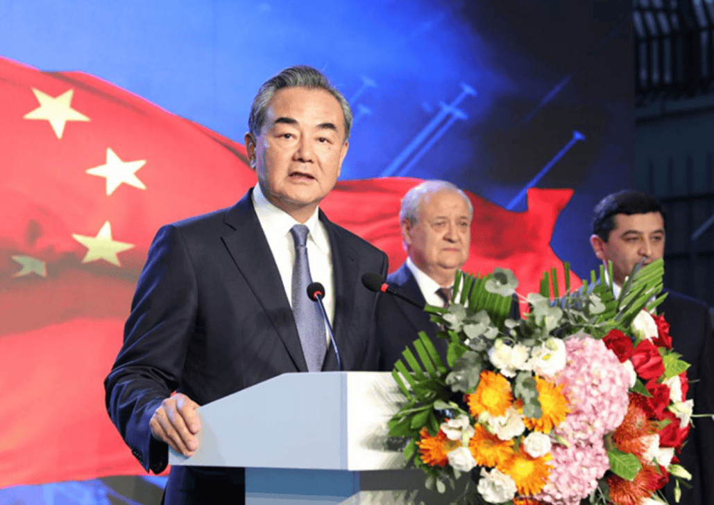 高市早苗G20上“炮轰”俄罗斯<strong></p>
<p>中公教育股票</strong>，王毅对她换了称呼，3国当场力挺中国！