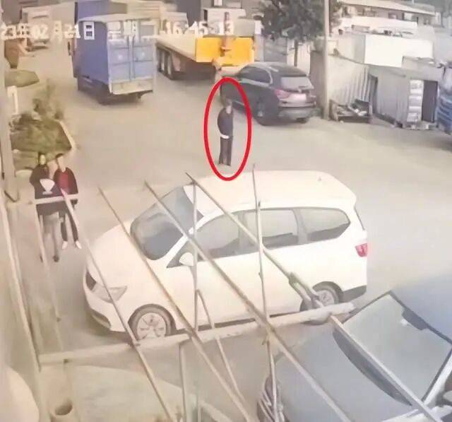 阳江95岁老翁车祸住院3月去世<strong></p>
<p>中公教育股票</strong>,鉴定称自身因素系死亡主因;司机被判一年两个月不断申诉,广东高院:量刑明显不当将再审