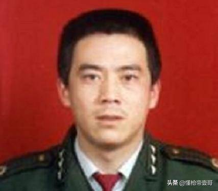 无间道?山西警察中队长抢运钞车<strong></p>
<p>中国电信股票</strong>,被同事百发子弹乱枪击毙