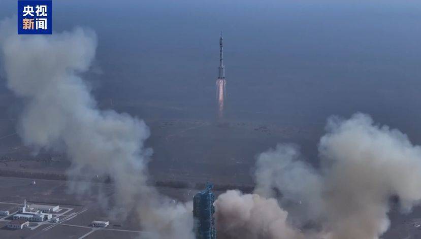 首次应急发射<strong></p>
<p>中国电信股票</strong>!神舟二十二号飞船发射圆满成功!飞船上装了啥?怎么装?一文揭秘