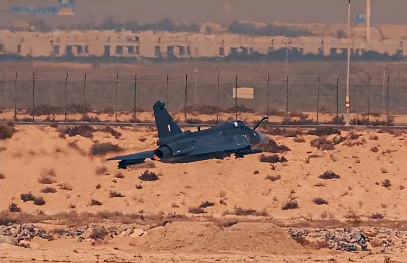 印度光辉坠机<strong></p>
<p>格林美股票</strong>,美印爆发吵架,破口大骂发动机后,美军献上加油机