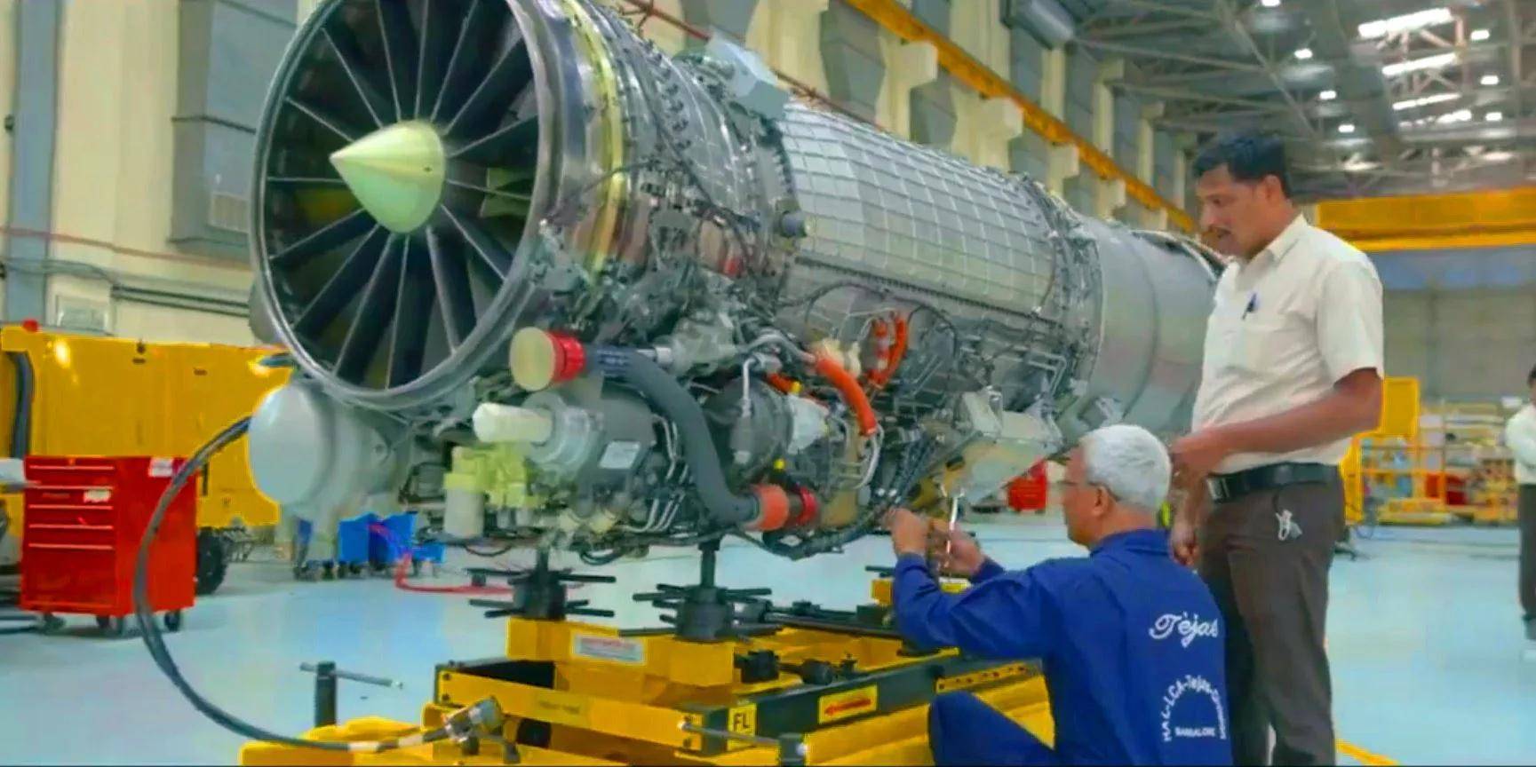 印度光辉坠机<strong></p>
<p>格林美股票</strong>,美印爆发吵架,破口大骂发动机后,美军献上加油机