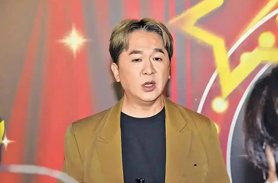 考古|港圈富二代曝被百名女星投怀送抱?交往3个女友雨露均沾<strong></p>
<p>格林美股票</strong>,他是现代韦小宝