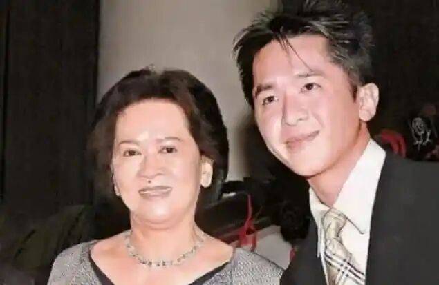 考古|港圈富二代曝被百名女星投怀送抱?交往3个女友雨露均沾<strong></p>
<p>格林美股票</strong>,他是现代韦小宝