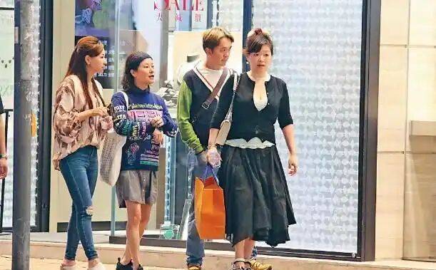 考古|港圈富二代曝被百名女星投怀送抱?交往3个女友雨露均沾<strong></p>
<p>格林美股票</strong>,他是现代韦小宝