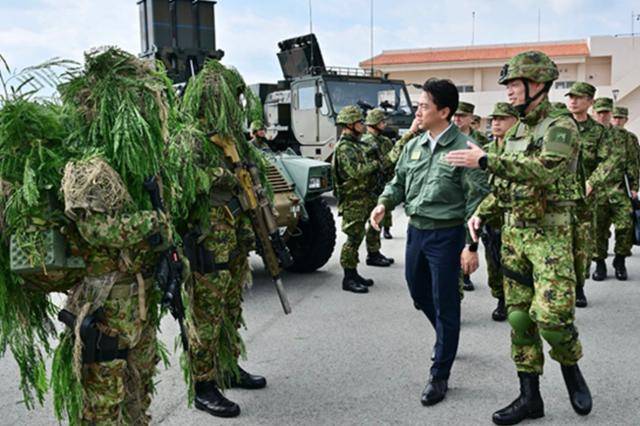 台海附近<strong></p>
<p>格林美股票</strong>,日本自卫队部署重兵!解放军8字警告,要斩断黑手了?