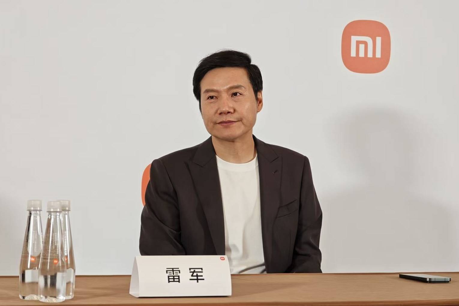 雷军宣布1亿港元增持后<strong></p>
<p>同花顺炒股票</strong>，小米港股美股迎来上涨