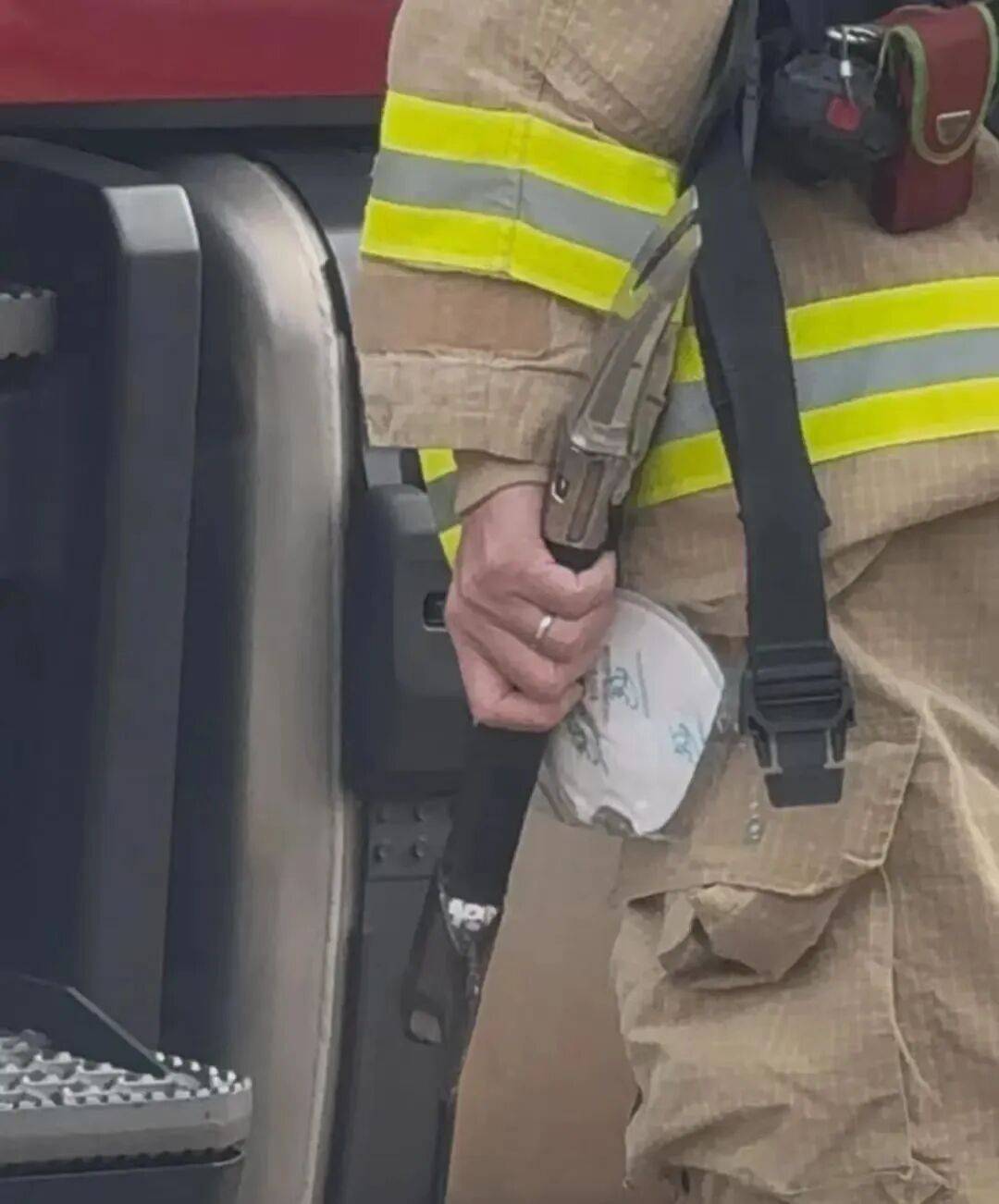 已致94人遇难<strong></p>
<p>铜陵有色股票</strong>,李家超:望内地协助!廉政公署:或涉贪污!这一幕令人破防