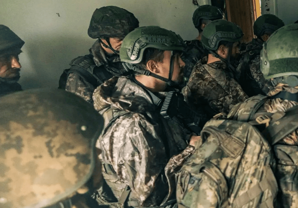 乌克兰败局已定?前线已经大崩溃<strong></p>
<p>铜陵有色股票</strong>,乌军精锐爆料:新兵练两天就上战场!