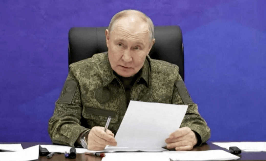 俄军宣布攻克红军城<strong></p>
<p>舍得股票</strong>,大批乌军尸横遍野,普京亲自视察前线:乌军这是白白送死!