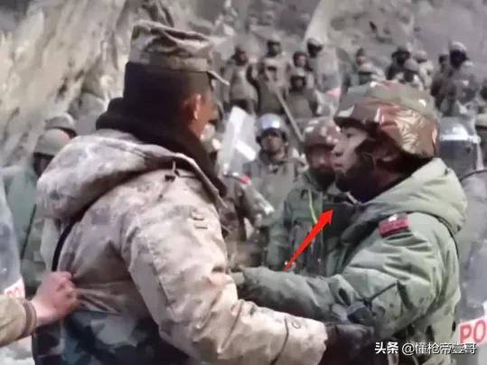 第一个扑向祁团长的印军黄种人面孔<strong></p>
<p>舍得股票</strong>,他到底是什么人?