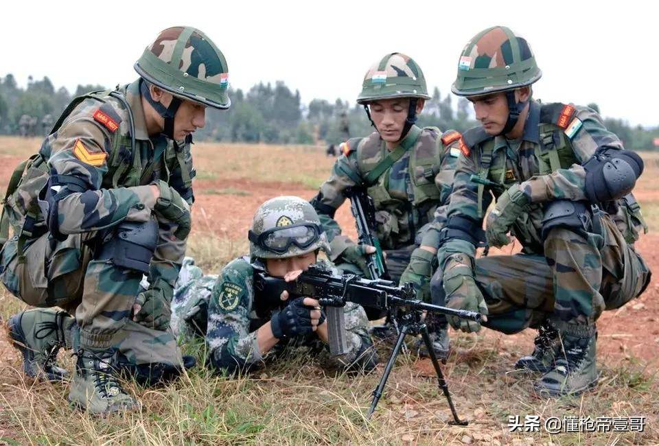 第一个扑向祁团长的印军黄种人面孔<strong></p>
<p>舍得股票</strong>,他到底是什么人?