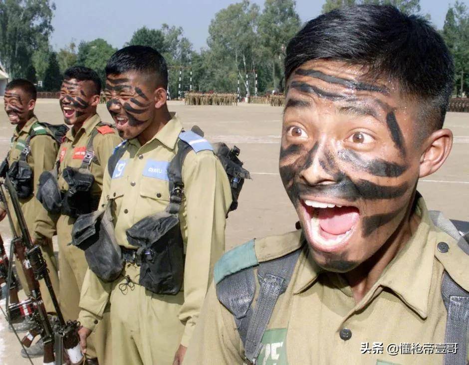 第一个扑向祁团长的印军黄种人面孔<strong></p>
<p>舍得股票</strong>,他到底是什么人?