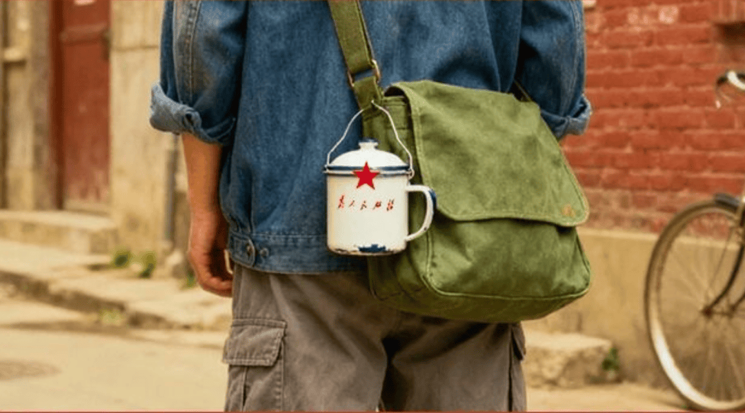 “50块帆布包配3000块包挂”<strong></p>
<p>舍得股票</strong>,时髦年轻人背半个身家出门