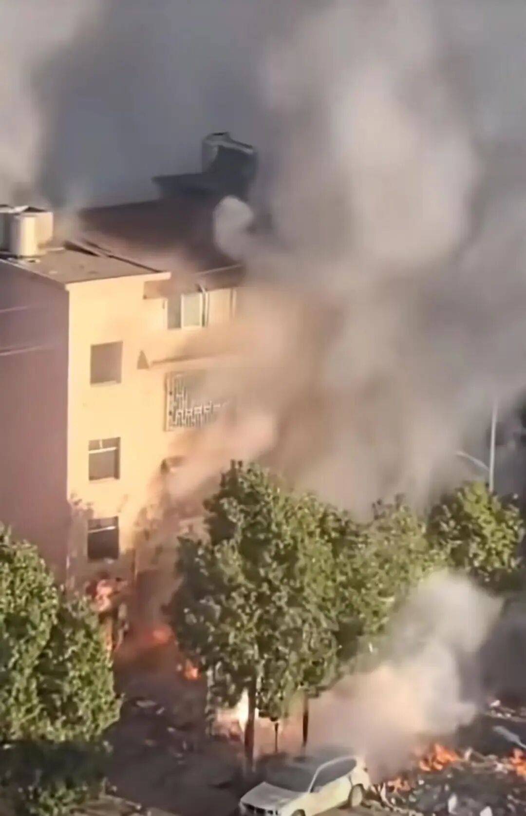 郴州发生燃爆的烟花爆竹店老板已去世<strong></p>
<p>舍得股票</strong>,家属最新回应